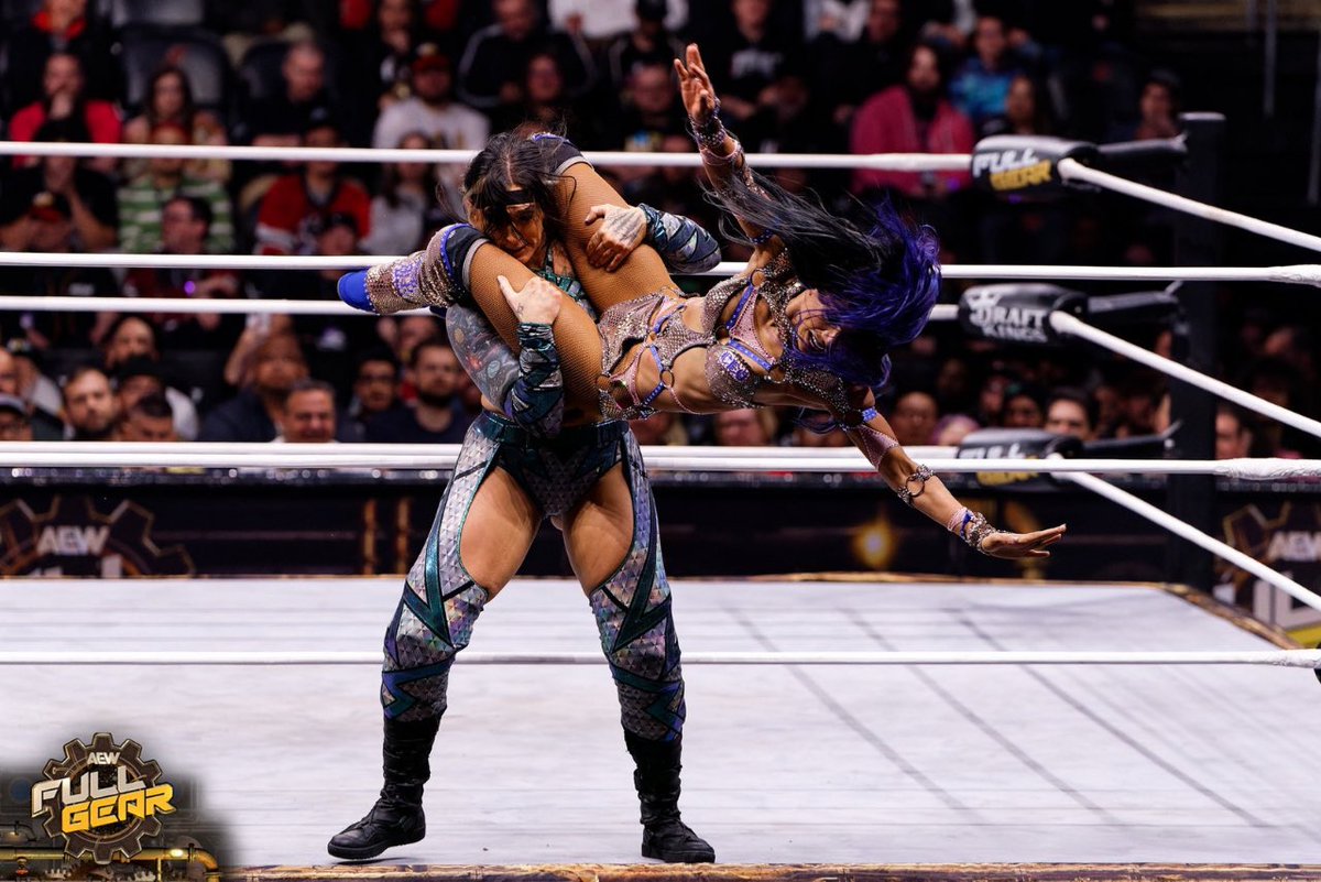 S2lWrestling's tweet image. WAIT FROM BEHIND!! PEREZ AND RAQUEL ATTACKING LYRA @C4UTION_Z0NE FROM BEHIND!!

MONÉ HITS THE HURRICANRANNA ON PEREZ AND THROWS RAQUEL OUT OF THE RING!!

Mercedes Moné - 

You 2 want a fight!! Then that’s exactly what you’ll be getting!! You 2 vs Us 2 at the Elimination Chamber!!