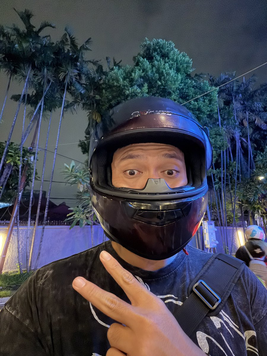 kokgitugy's tweet image. Oleh-oleh tiap beres leg day adalah merah-merah gitu🥵