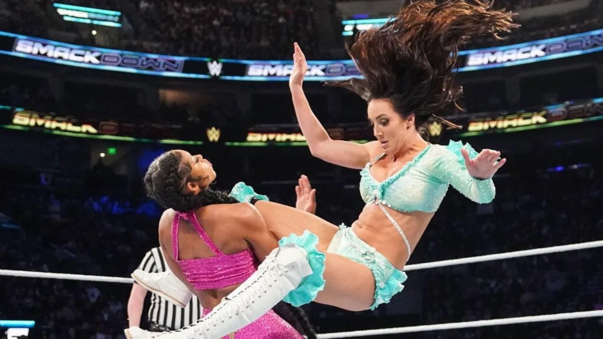 S2lWrestling's tweet image. Chelsea stuns Nikki with a Rough Ryder, but Charlotte @aescado blasts both with chops and a Big Boot!! 

Nikki fires back with a Bella Buster on Chelsea and nearly steals it!!