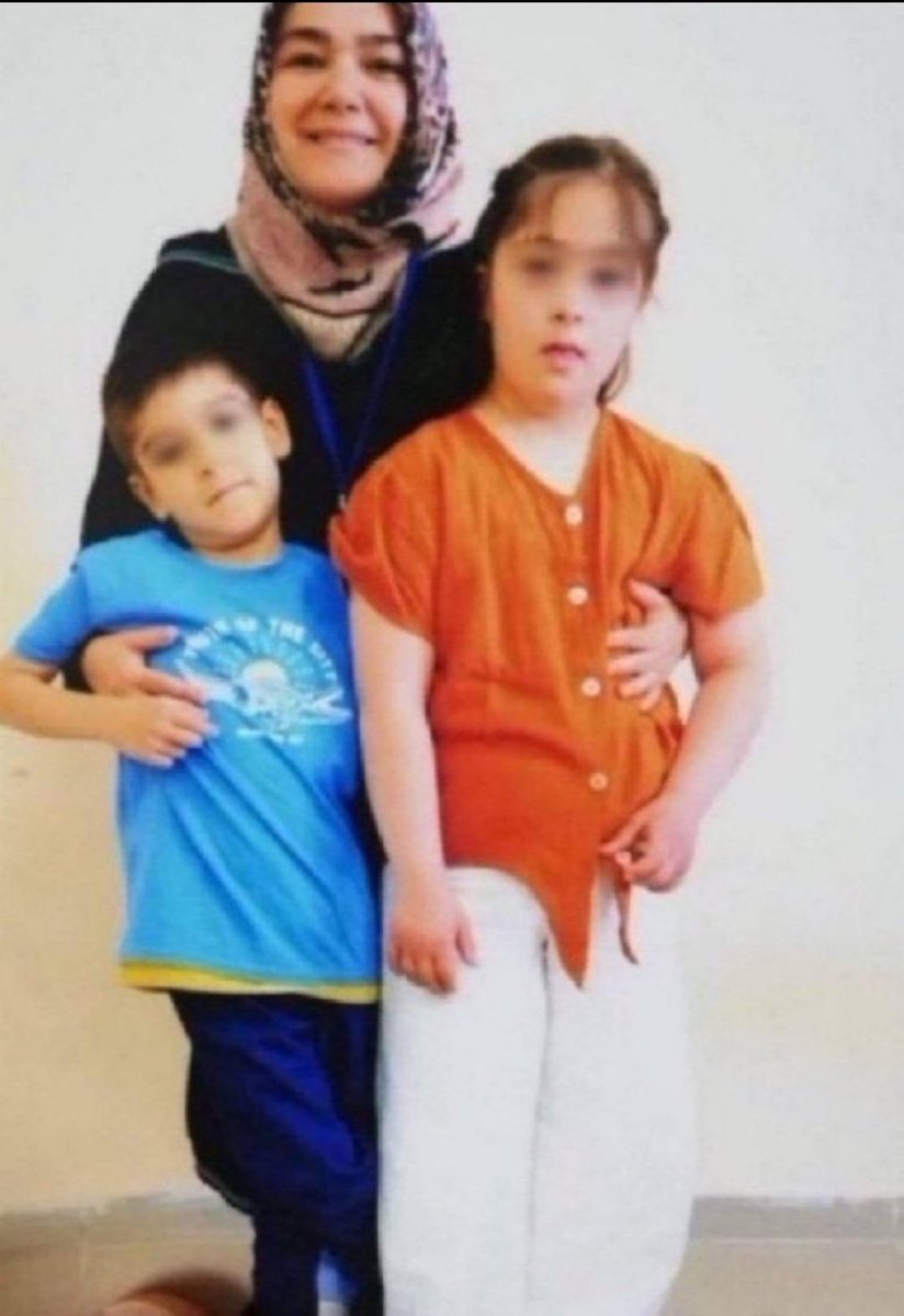 Özlem Sarıçelik has been in prison since 2020 on the grounds that she worked at educational institutions closed by decree laws.
Sarıçelik’s 90% disabled daughter with Down syndrome is waiting for her mother. ++

AsumanBirinciye TedaviHakkı
#HumanRights 
<a href="/omctorg/">World Organisation Against Torture (OMCT)</a> 
<a href="/vonderleyen/">Ursula von der Leyen</a>