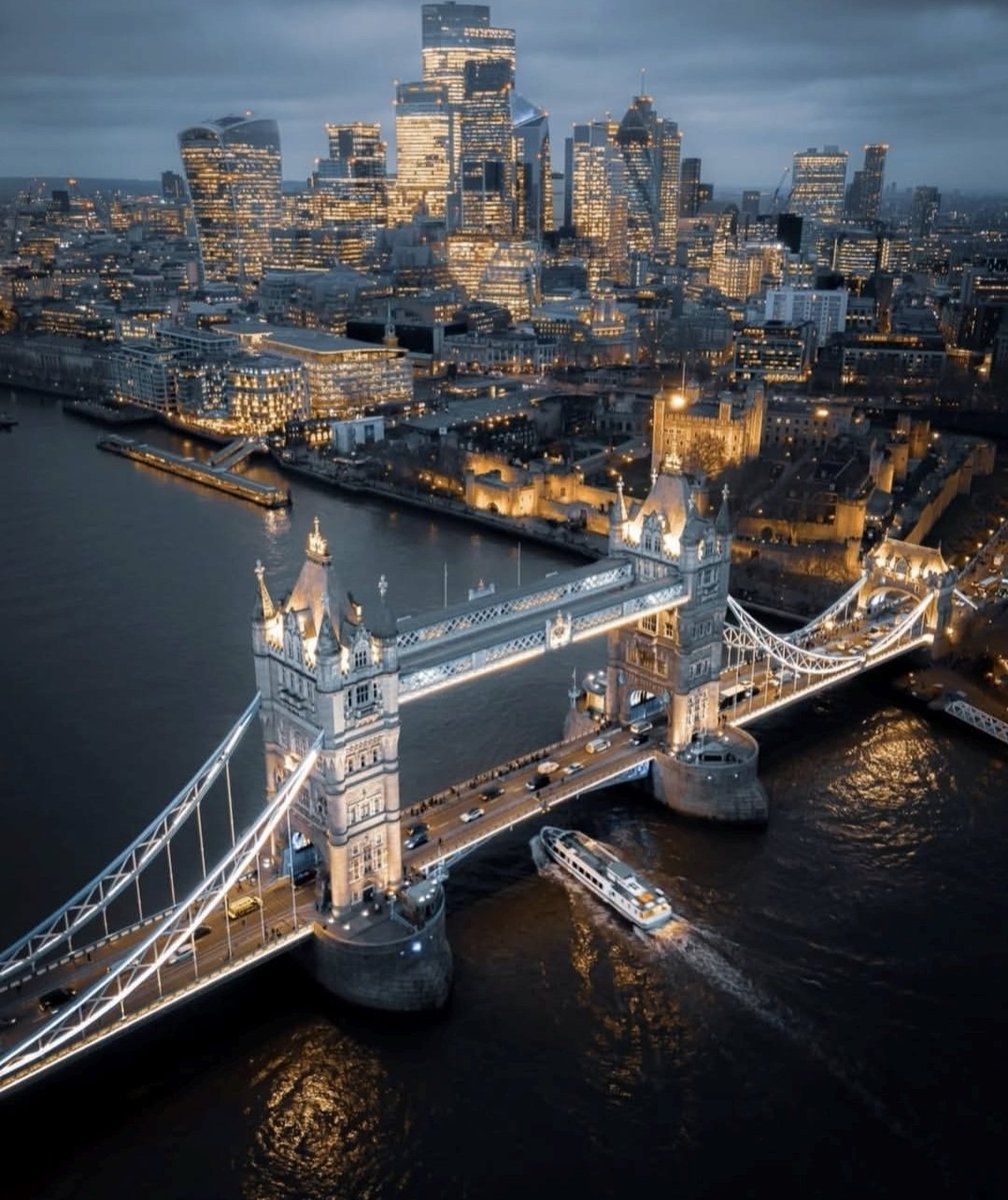 So beautiful view of #London#UK😍
📸by holbrookshots