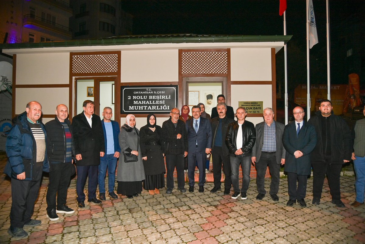 Bu akşam Beşirli Yalı Camii’nde hemşehrilerimizle teravih namazında saf tuttuk, omuz omuza verdik, gönül gönüle durduk. 

Aynı kıbleye yönelen yürekler huzur buldu, semaya yükselen her dua kardeşliğimizi daha da büyüttü. 🤲🏻 

📍2 Nolu Beşirli | Ortahisar