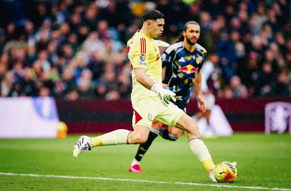 Emi Martínez tweet media