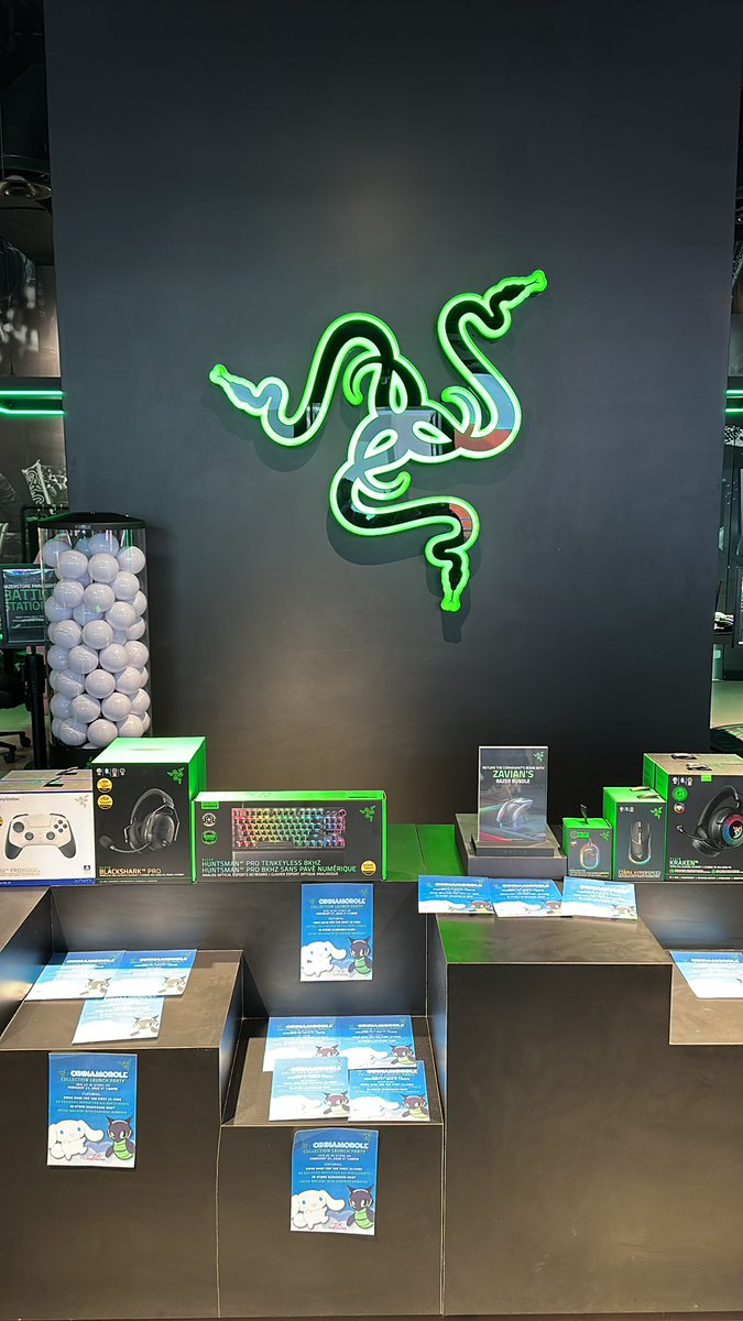 TorchedCross's tweet photo. @RazerStore https://t.co/EOvnwgILeZ