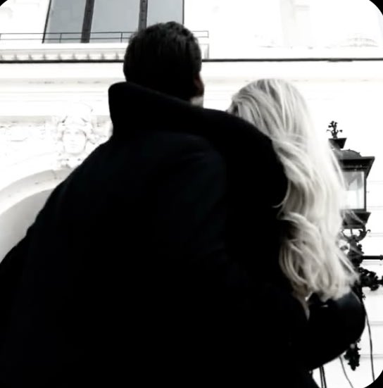 gunestozuperisi's tweet image. RT @sarcaiosgunes: onların bu hallerini okumak için sabırsızlanıyorum 🦢🐺#İçBŞ @gunestozuperisi