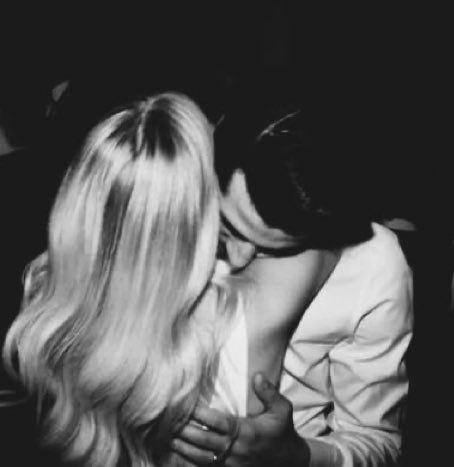 gunestozuperisi's tweet image. RT @sarcaiosgunes: onların bu hallerini okumak için sabırsızlanıyorum 🦢🐺#İçBŞ @gunestozuperisi