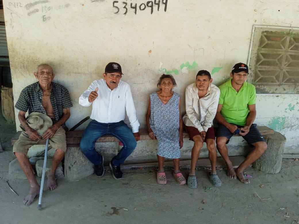 NelsonDelgad0's tweet photo. #21feb26| @ADemocratica Resistencia Apure.Dirigentes del CEM Biruaca, Wuilliam Almerida y Ángel Gámez,estuvieron en el sector "Cruz de Agua" invitando a la gran asamblea este sábado #28Feb. Contaremos con la presencia del CES Apure.
¡La lucha es en la calle! 🇻🇪
@DANIELTIRAD965 https://t.co/JyooVxCplb