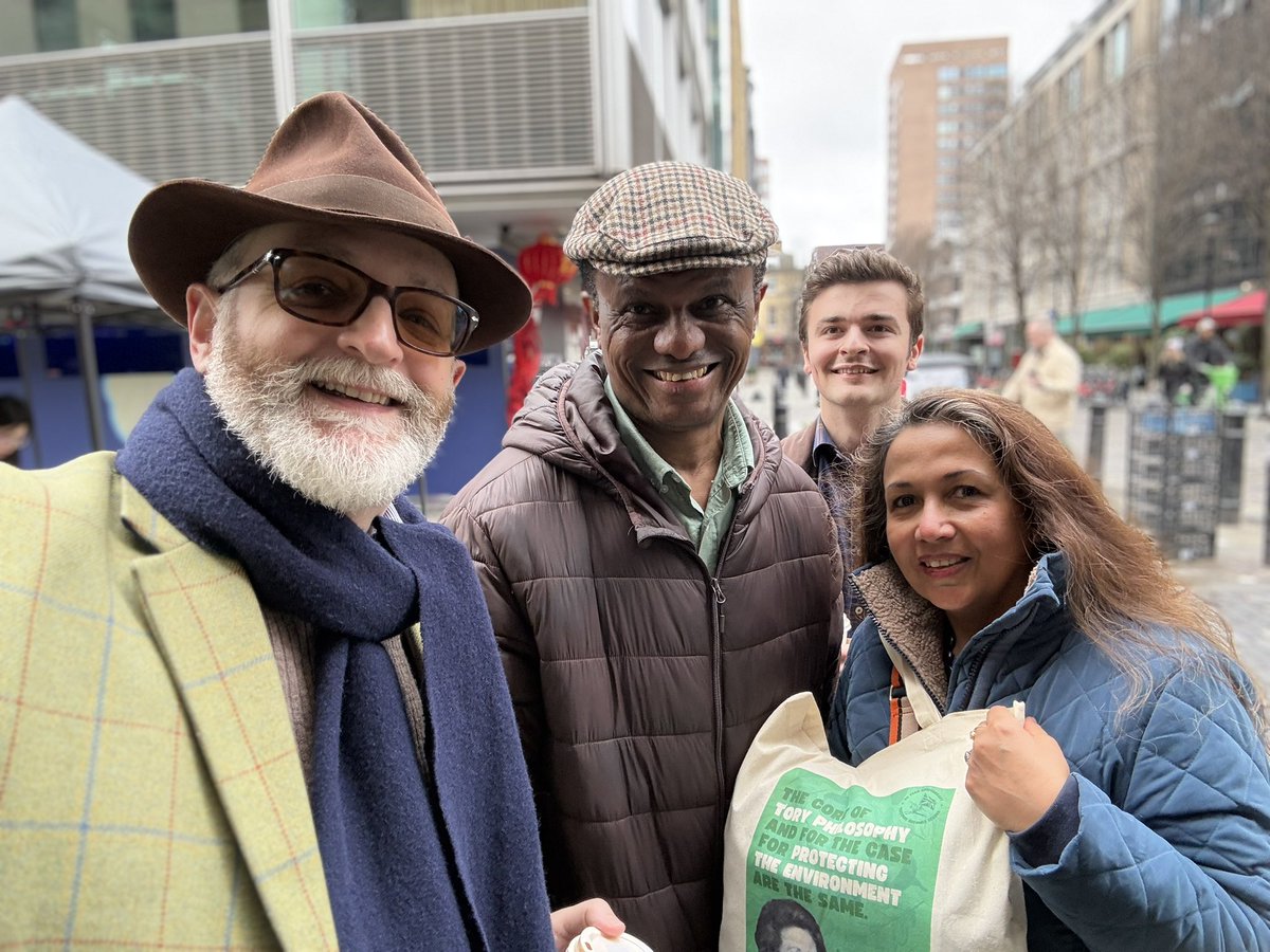 VoteTimBarnes's tweet image. In #soho this morning with friends from @westminstertory to chat with residents.

Big issues were #asb &amp;amp; low-level #crime.

Concerned by a resident telling me that @CityWestminster officers told them they wouldn't come out to deal with noise without @MPSSoho - dereliction of duty