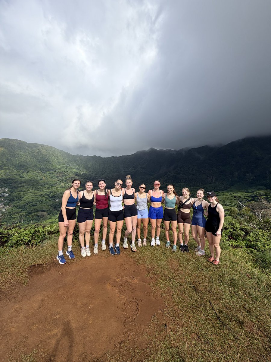 The Griffs have landed in Hawaii!🌈🌴 Hike highlights from day 2!