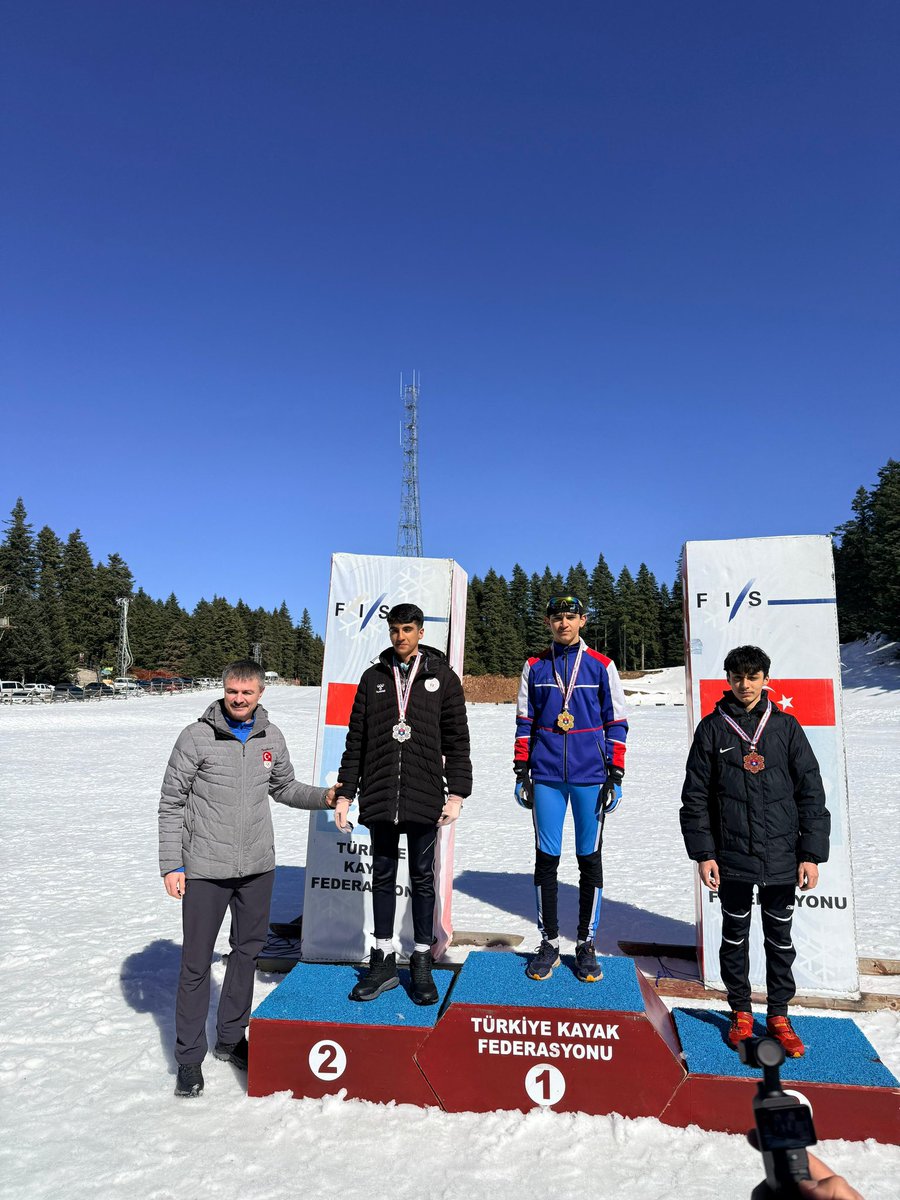 Kayaklı Koşu 2. Etap Yarışmaları/19-21 Şubat 2026/Bolu 
SEM sporcularımız U16 Erkekler Kategorisinde;

1.Gün Klasik Stil
Hamza ÇOŞKUNASLAN 🥇 
Buğra Manas ÇETİNKAYA 🥉 olmuşlardır.

2. Gün Serbest Stil
Hamza ÇOŞKUNASLAN 🥈 olmuştur.

Sporcularımızı ve antrenörümüzü tebrik ederiz.