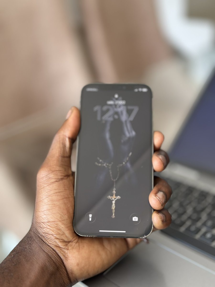 iPhone 12 Pro
Bateria: 73%
Capacidade: 128GB
Face ID:✅
True Tone: ✅
Versão: 🇺🇸
Auscultador: 📴 só no viva-voz 
Preço: 250.000kz 🔒