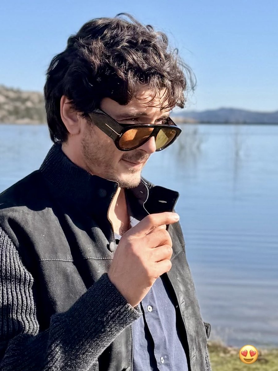 Yon posts on IG and says “The sun has finally come🌞” and so has the Yonshine☀️💛
And how handsome he is with that haircut!  Could it be for his new role?  It looks contemporary, so perhaps not a period piece this time 🎬
How exciting!💥😛 #YonGonzález