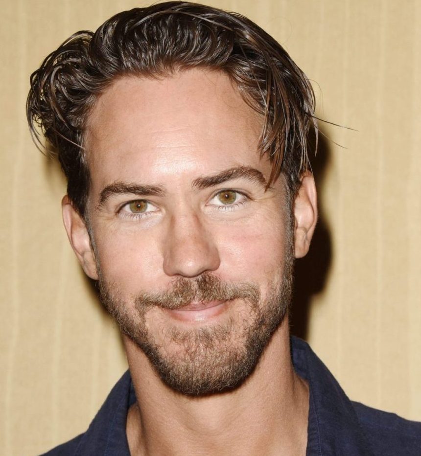 MichaelFairman's tweet photo. Poor Stephanie has a penchant for being abducted. ๐โโ๏ธ
And now comes along Owen๐ค
Wes Ramsey Makes His Return to โDays of our Livesโ as Owen Kent, Just as Stephanie is Kidnapped - @DaysPeacock @wesramsey @abigailklein_
More on Wes reprising the role of Owen 16-years later
- https://t.co/O8XCIwSleF