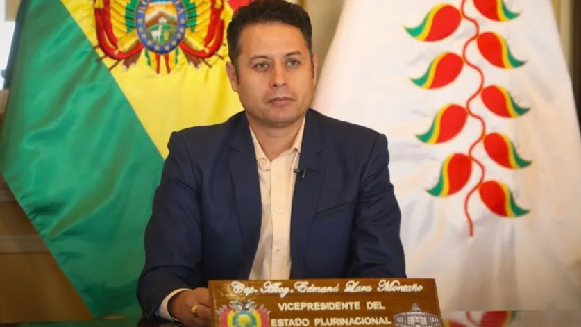 🔵#ANF | #Política 𝐆𝐨𝐛𝐢𝐞𝐫𝐧𝐨 𝐦𝐞𝐝𝐢𝐚𝐧𝐭𝐞 𝐝𝐞𝐜𝐫𝐞𝐭𝐨 𝐪𝐮𝐢𝐭𝐚 𝐩𝐫𝐞𝐬𝐮𝐩𝐮𝐞𝐬𝐭𝐨, 𝐫𝐞𝐬𝐩𝐨𝐧𝐬𝐚𝐛𝐢𝐥𝐢𝐝𝐚𝐝𝐞𝐬 𝐚𝐝𝐦𝐢𝐧𝐢𝐬𝐭𝐫𝐚𝐭𝐢𝐯𝐚𝐬 𝐲 𝐣𝐮𝐫í𝐝𝐢𝐜𝐚𝐬 𝐚 𝐥𝐚 𝐕𝐢𝐜𝐞𝐩𝐫𝐞𝐬𝐢𝐝𝐞𝐧𝐜𝐢𝐚

Lea la nota aquí 👉acortar.link/qJ5YuE
