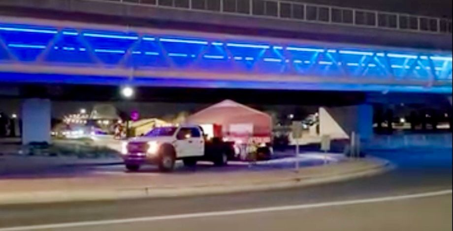 Two WWII barracks from the German POW camp at Papago Park are on the move – relocated 4 miles to Tempe by the Arizona Historical Society. Next step: restoration at the Arizona Heritage Center. buff.ly/la2Fpus