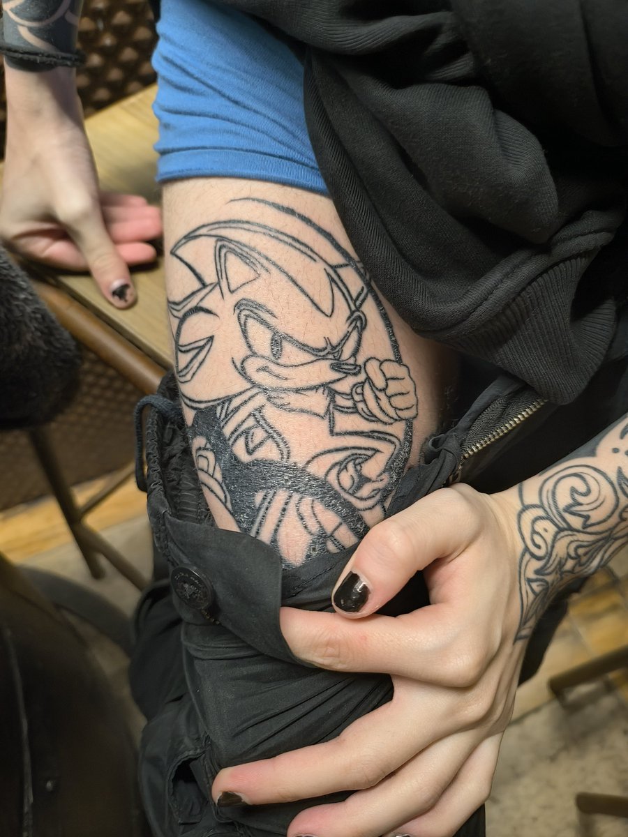 Mi colega el menos fake fan de #sonic :