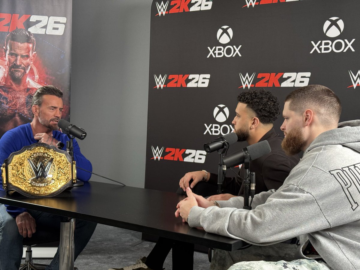 thepeytonhardin's tweet photo. I’ve looked at this picture 100x and still can’t believe it’s real. March 2nd- Ep.206 of the YSK Podcast. https://t.co/lQVkWGi8Dv