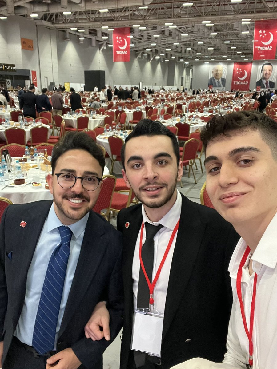 Bizimkisi abi-kardeş meselesi. 
<a href="/abdurrahmn_ay/">Abdurrahman AY</a>