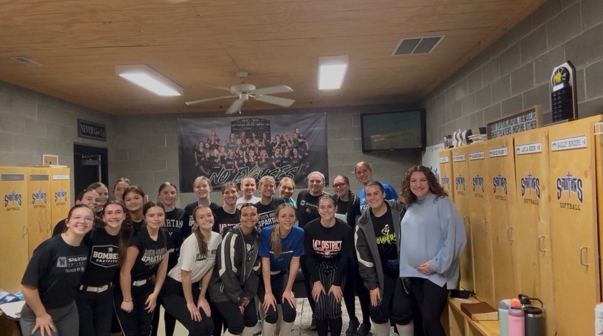 SouthWarren Softball tweet media