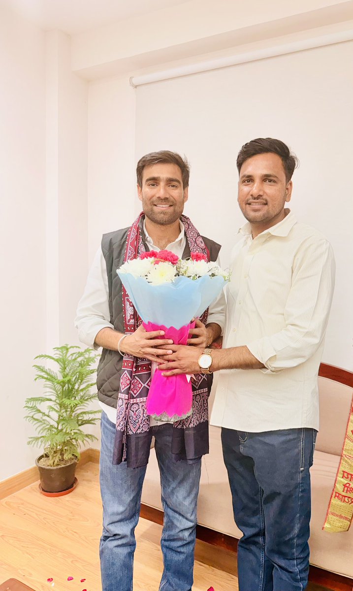 आज नई दिल्ली में NSUI के राष्ट्रीय अध्यक्ष भाई विनोद जाखड़ जी से मुलाकात कर उन्हें नई ज़िम्मेदारी के लिए हार्दिक बधाई एवं शुभकामनाएँ दीं।
<a href="/VinodJakharIN/">VINOD JAKHAR</a>