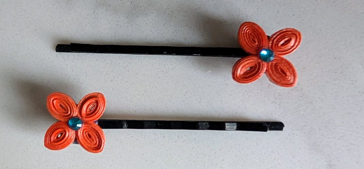 theanitaco's tweet photo. Quilled bobby pins to keep your hair straight?!?? 

Yes. Please. 😍

https://t.co/r0otTB2n8R

#haircare #Canada #QuillingArt #Carnaval #LikeU https://t.co/kRE997rs7n