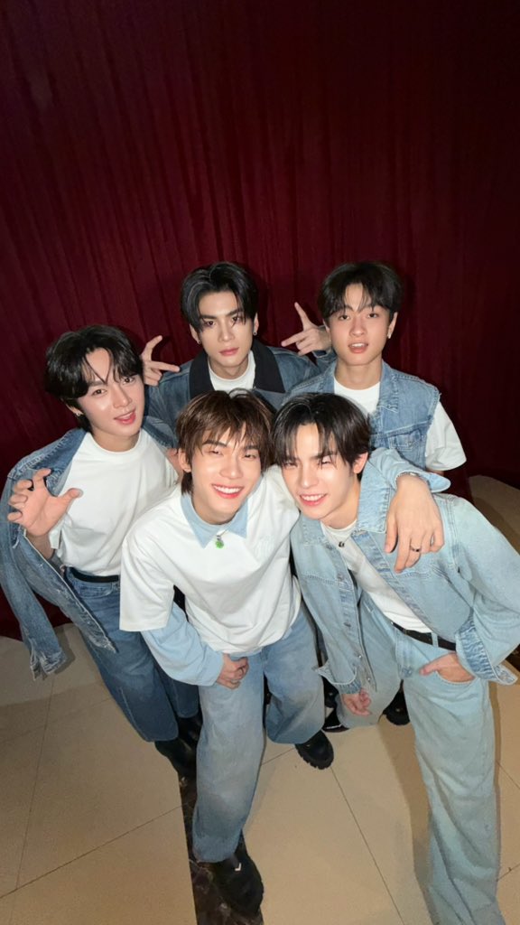 ดูด้วยกันดูด้วงกันดูด้วงกับเธอ

DUANG WITH YOU EP4 
#ด้วงกับเธอEP4