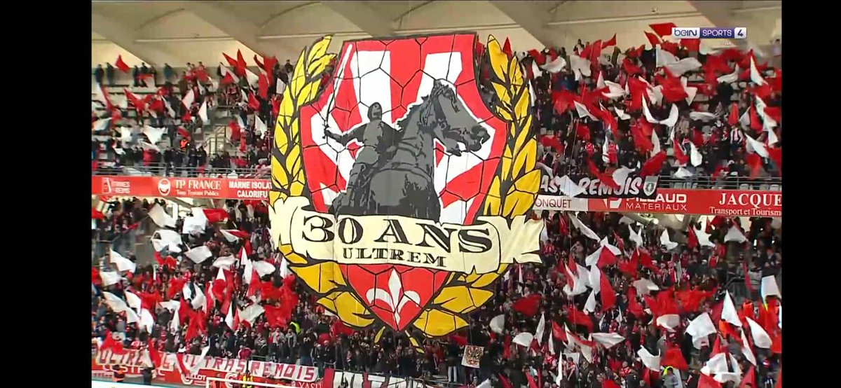 Football Champagne tweet media