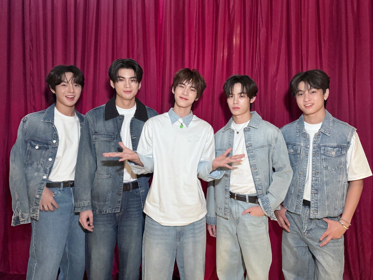 DUANG WITH YOU EP.4 🎨🎸
Presented by Skin Editor

พบกับนักแสดงจาก “ด้วงกับเธอ Duang With You Series” ได้แล้วตอนนี้! 🫶🏻✨

DUANG WITH YOU EP4
#ด้วงกับเธอEP4