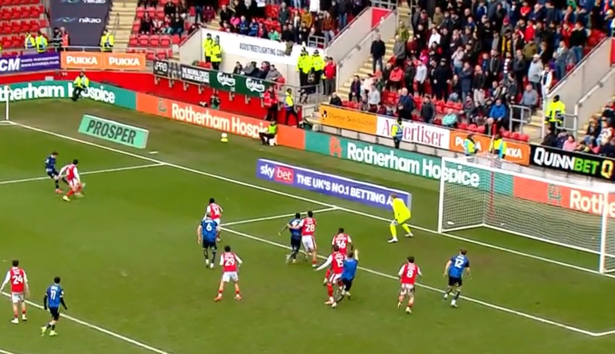 Ben Smith (C) tweet media