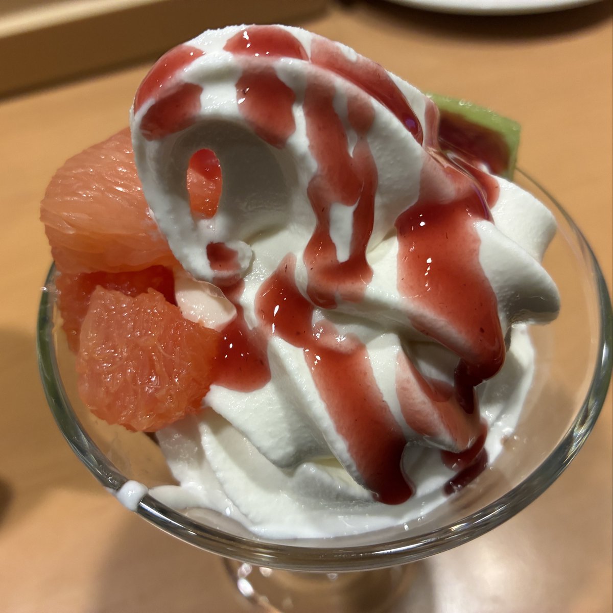 2525Raven's tweet photo. 焼肉行ったのにデザートの写真しか残ってなかったな🤔 https://t.co/jLMQfLeu4P