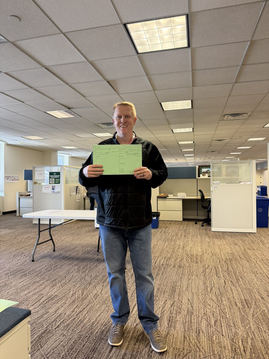 MyersVote's tweet image. The first week of the 2026 legislative session didn’t disappoint. We’re working on property tax relief, fighting fraud, improving education, protecting clean water and yes, trying to reduce a little drama along the way. #togetherwecan #listening #dramafreezone #mnleg