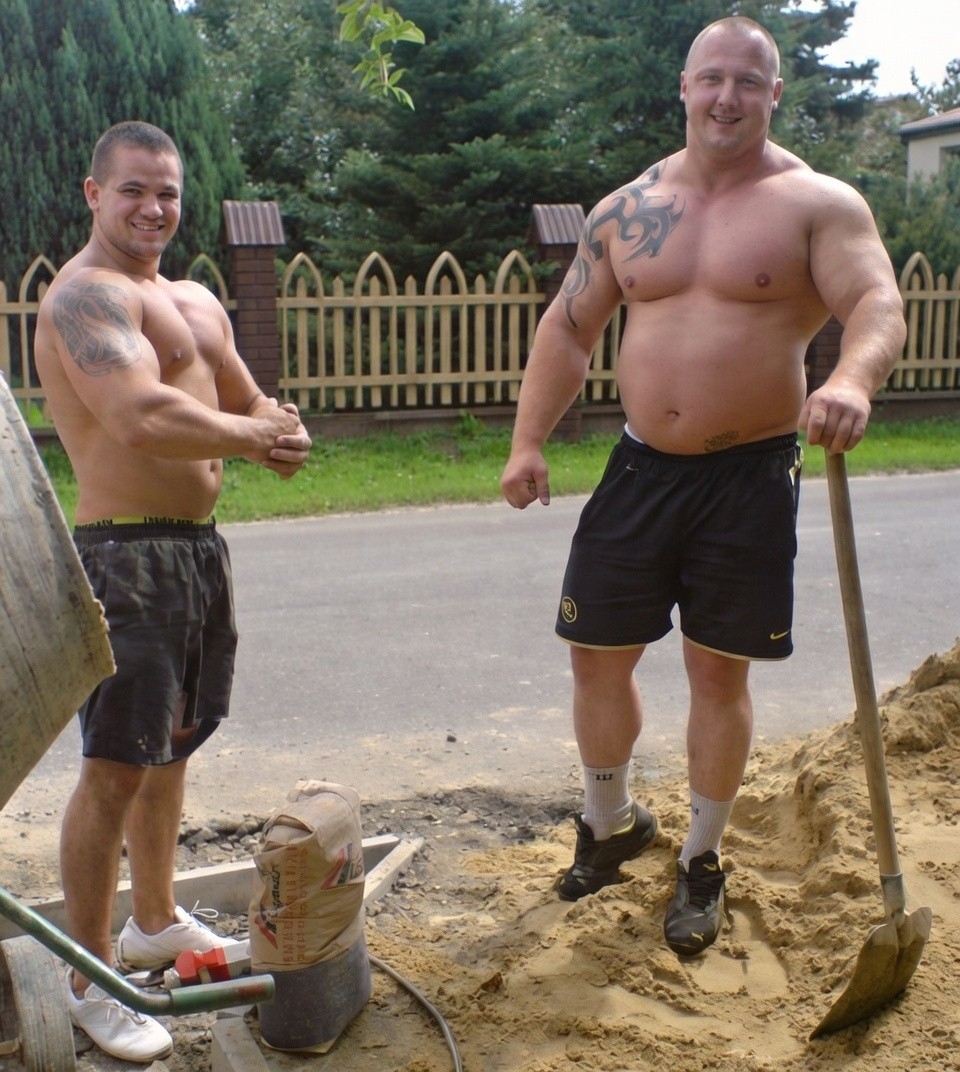 RomanusFellans's tweet photo. If they were my work mates, I'd have loads of fun even after work https://t.co/wESP7kTJBs