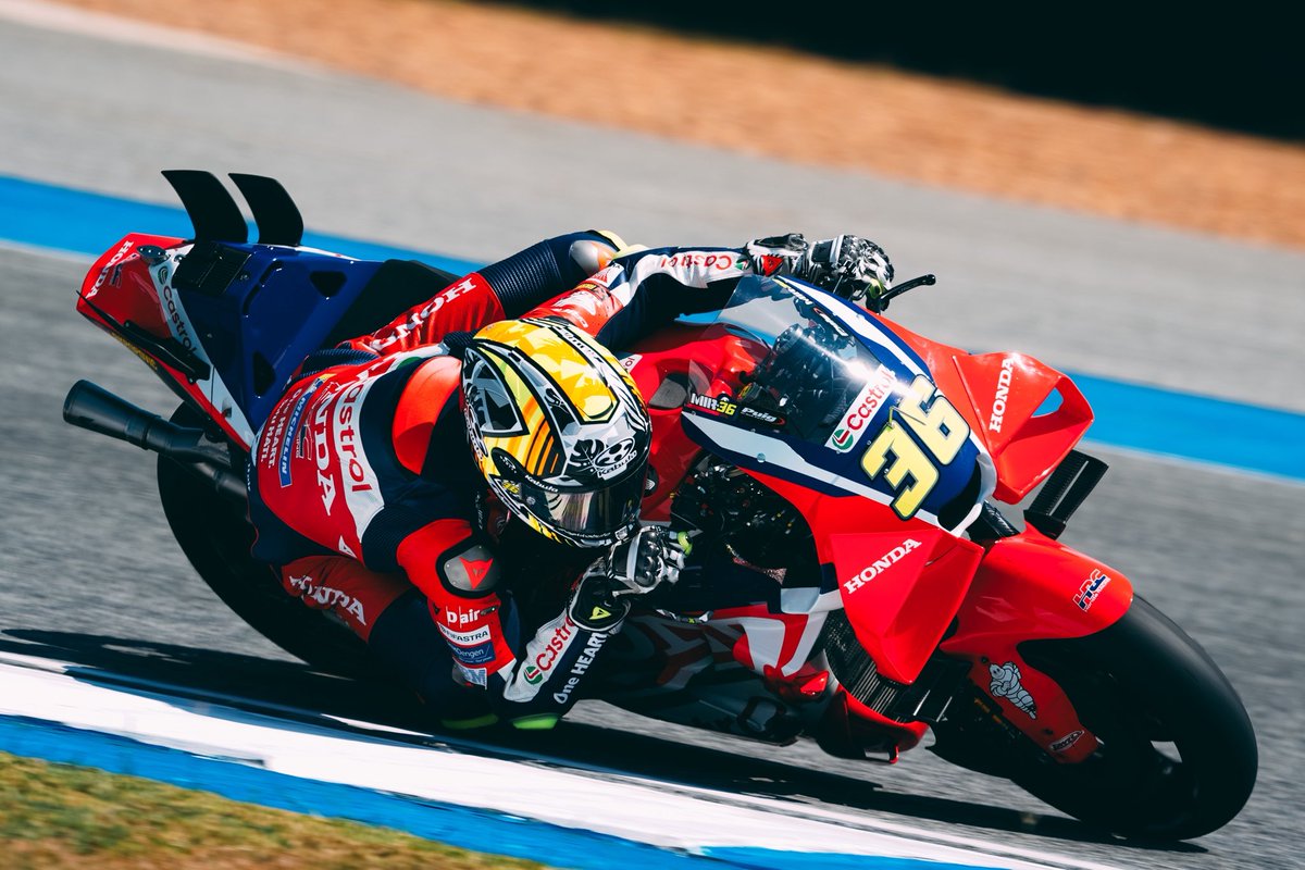 JoanMirOfficial's tweet photo. ✅Buen primer día en el #buriramtest🇹🇭
Seguimos trabajando duro en nuestro programa de pruebas y poniendo todo en su sitio de cara a la carrera.
#mir36 https://t.co/9QQGl22c3e