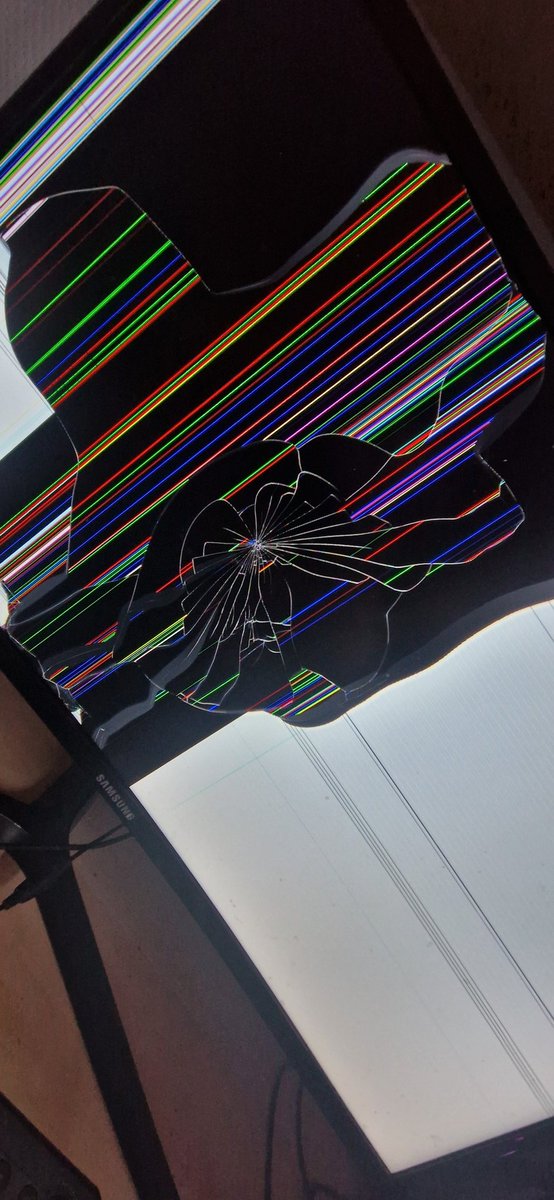 ByLolbobYT tweet media