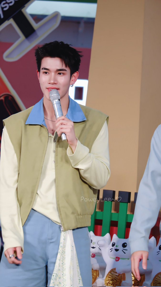 ณัฐวรรธน์  ฐิติเจริญรักษ์ 

OISHICLUB ON TOUR X GEMINIFOURTH

#OishiClubxGeminiFourth
#GeminiFourth  #Fourthnattawat