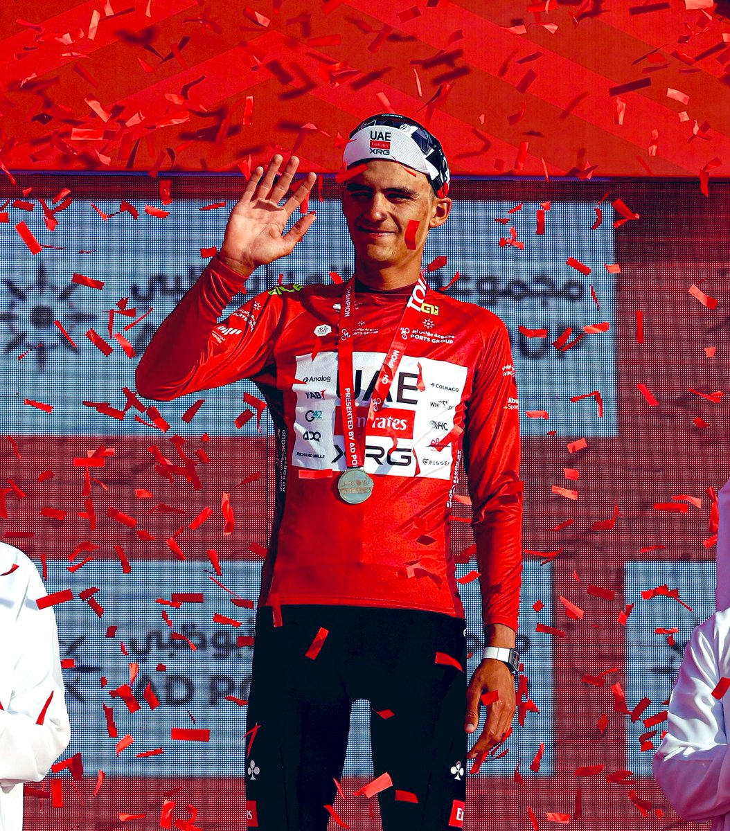 mario_sabato's tweet photo. Y llegó la 23 y la 2da del año!! Sos mágico Isaac Del Toro!! 
Triunfó en el final en alto de la Et6 y ahora es nuevo líder del UAE Tour!!
Falta un solo día plano para celebrar su primer título en una carrera por etapas World Tour!! 
E insisto, solo tiene 22 años!!
Grande Torito https://t.co/blWoGMuLkh