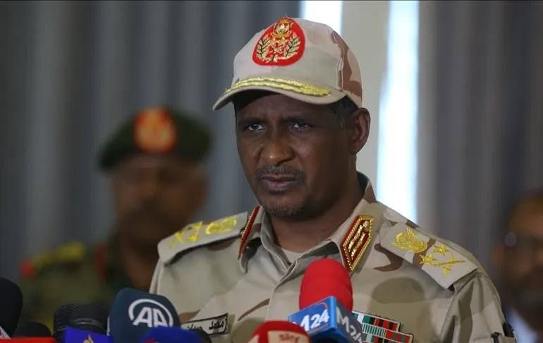 🔴 Körfezin yahudisi BAE’nin desteklediği Sudan Hızlı Destek Kuvvetleri lideri Hemedti:

“Sudan’ın cumhurbaşkanı olmak istemiyorum; hedefim sadece İslamcıları ortadan kaldırmak.”