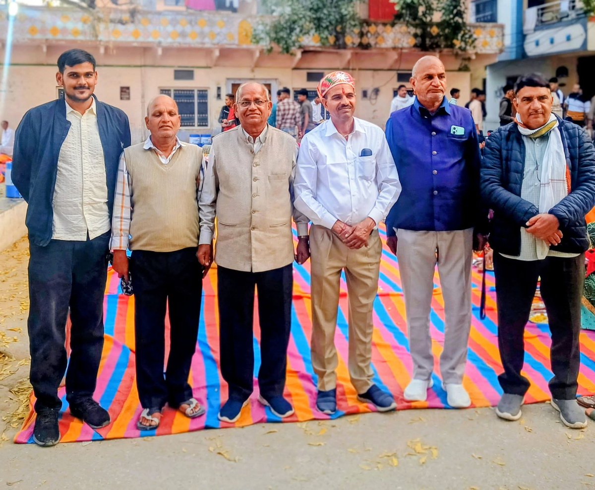 dcmenaria2012's tweet photo. Attending wedding ceremony of Prem Shankar Paliwal's daughter @ Uthnol Nathdwara https://t.co/xfvybDwccn