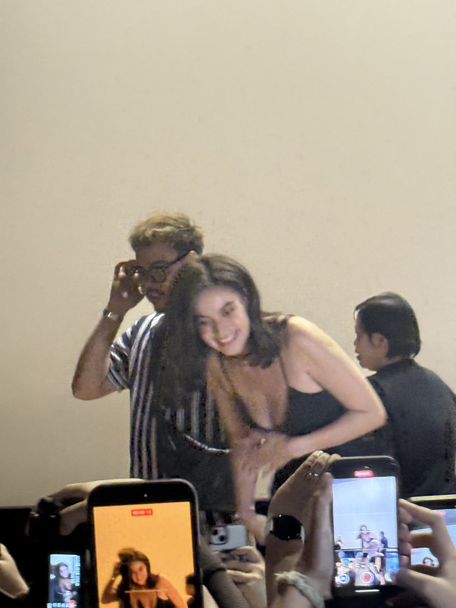 ang ganda ni Miss <a href="/annecurtissmith/">Anne Curtis-Smith</a> 2nd time manood ng #TheLovedOne una noong first day. Mas nabigyan ko ng pansin ung mga bagay na hnd ko napansin sa unang pag watch mas naintindihan ko siya. Kaya need talaga siya Rewatch para mas ma maunawaan mo siya.