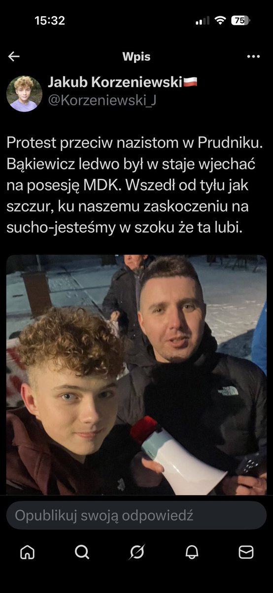 szczepakowska's tweet image. RT @Basia84757156: Przytulamy 
⁦@Korzeniewski_J⁩ 

Wczoraj pogonił Bąkiewicza w Prudniku.
Brawo chłopaki 👏✌️💪❤️