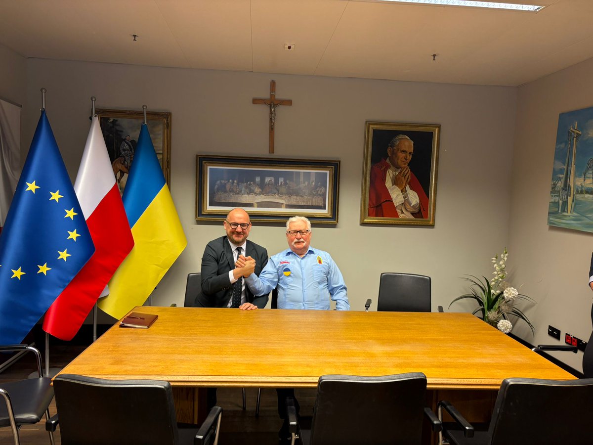 Latvia in Poland tweet media