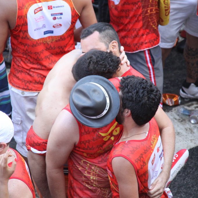Point__Pop's tweet photo. RICAS!!! Público LGBTQIA+ movimentou cerca R$ 810 milhões na economia baiana durante o carnaval.
. https://t.co/8trXVcPcj3