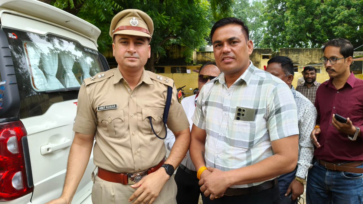 आदरणीय <a href="/amitbudania91/">IPS Amit Budania</a> जी आपको जन्मदिवस की हार्दिक बधाई। मैं ईश्वर से आपके अच्छे स्वास्थ्य, दीर्घायु एवं यशस्वी जीवन की कामना करता हूं