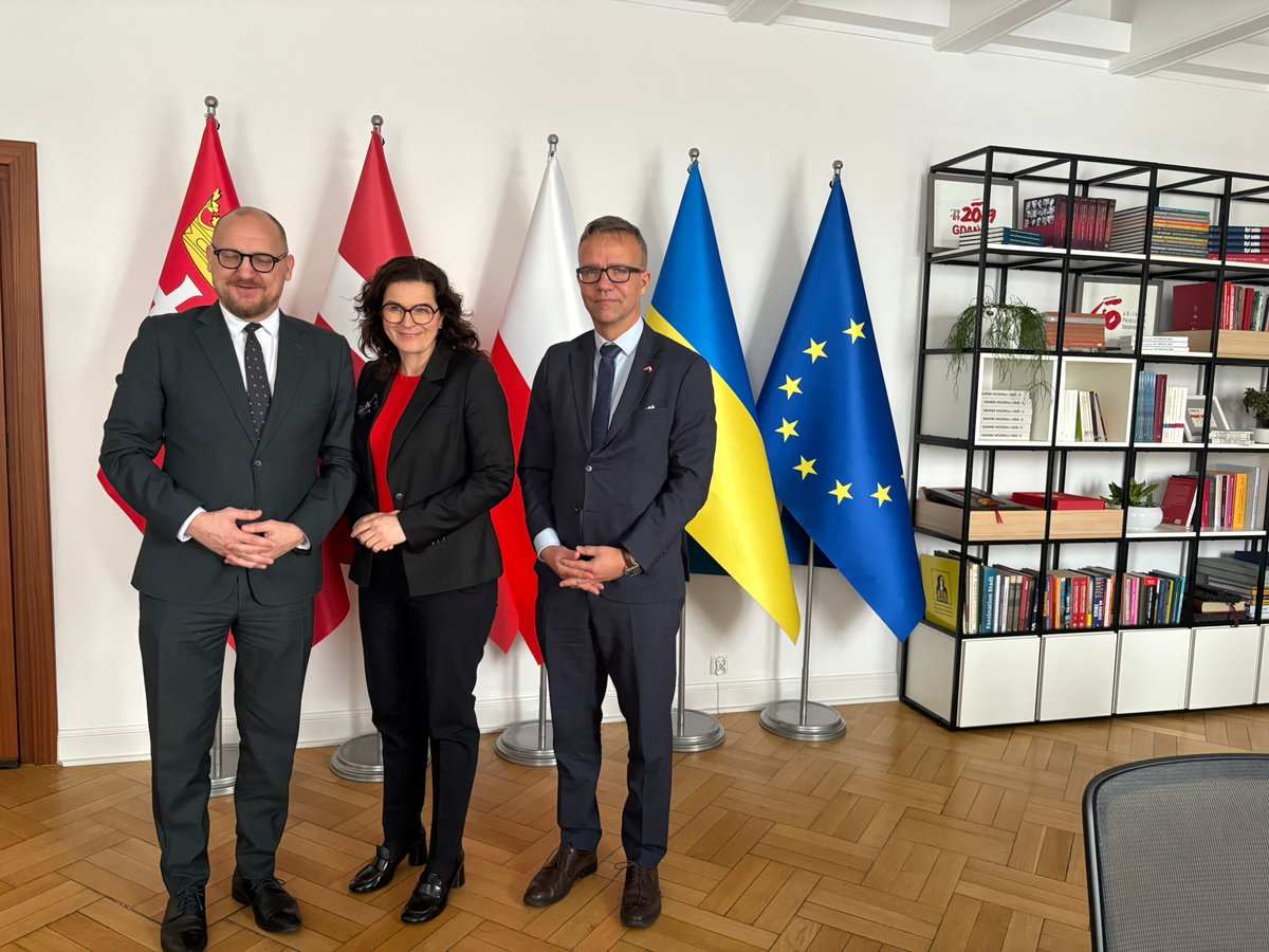 Latvia in Poland tweet media