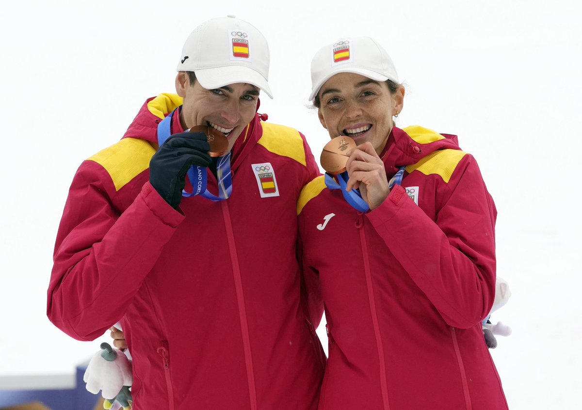 La atropelló un coche en octubre mientras entrenaba y le dejó la rodilla izquierda destrozada.

Cuatro meses después, ha conquistado DOS MEDALLAS OLÍMPICAS.

Ana Alonso, EL ORGULLO DE ESPAÑA ❤️🇪🇸