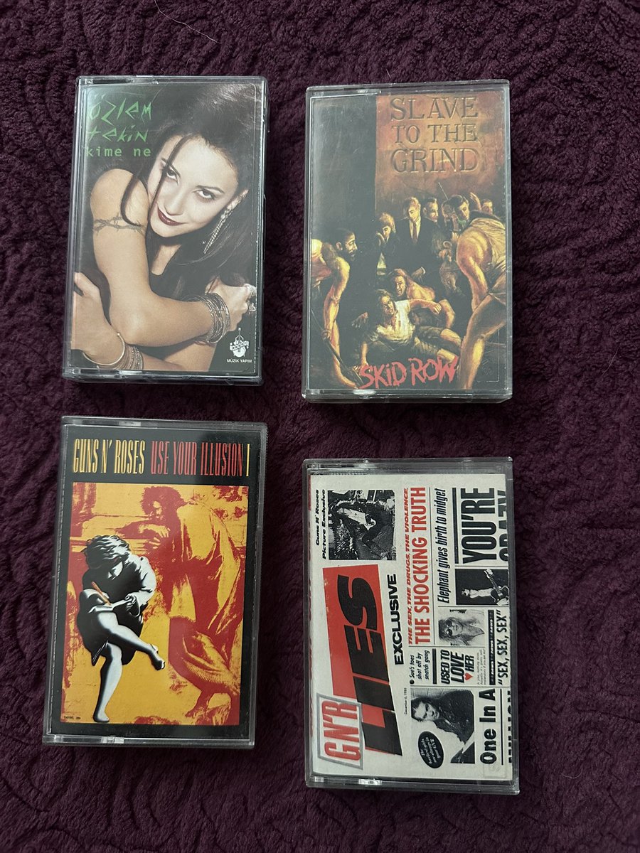 caylakgrafiker's tweet image. Spotify’ı bırakıp walkman’e geçeceğim :))