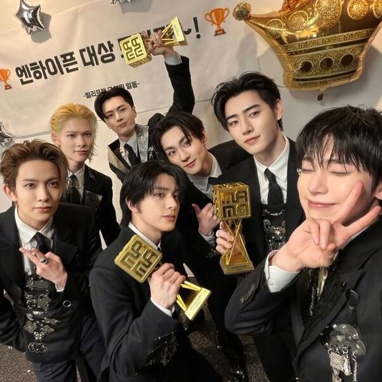 evnhatws_ot7's tweet photo. —————♣RESTARTING♣—————
looking for interactive engene/42 moots!

Ethan, 19
   ╰┈➤ he/him
   ╰┈➤ eng/fil
   ╰┈➤ interactive
   ╰┈➤ ENFP
   ╰┈➤ ot7 &amp; 6
   ╰┈➤ heeseung, shinyu 
   ╰┈➤ only for enhypen &amp; tws

———| ♡ or ↻ to be oomfs ifb |——— https://t.co/5eblSY3uvf