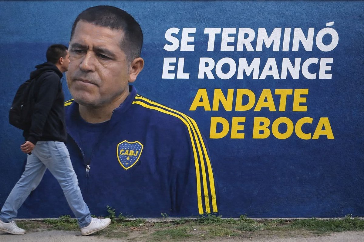 2 años es demasiado tiempo para seguir aguantando al negro cabeza que esta haciendo mierda a nuestro club día a día. Es tremendo lo que venimos soportando los hinchas de Boca 🤷‍♂️🙏
Hay que sacarlo como sea, se nos caga de risa, se burlarse de todos nosotros y de la historia