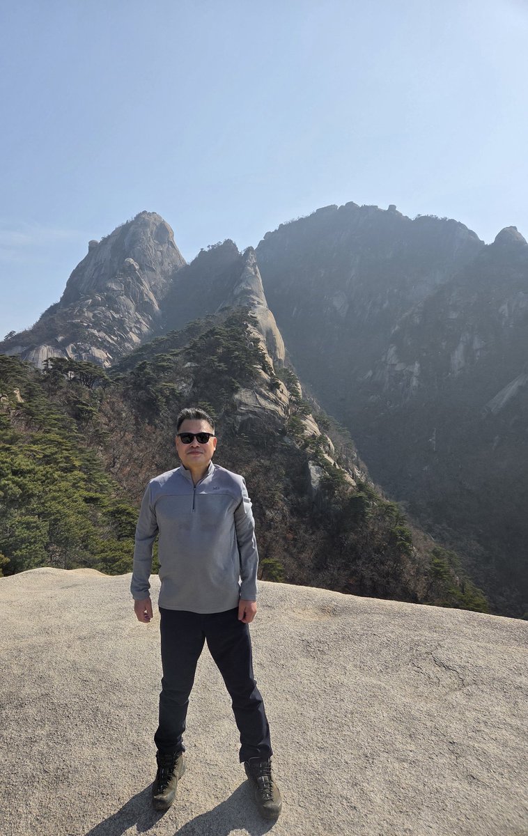 bongrim's tweet photo. 2.21 암릉구간이 많고 경사가 가파른 북한산에서 가장 경치가 빼어난 숨은벽(769m)산행을 하였습니다. 

아름다운 비경은 장관이었습니다. https://t.co/jv8HinpwBZ
