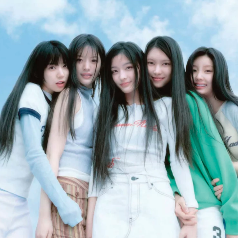 About Music tweet media